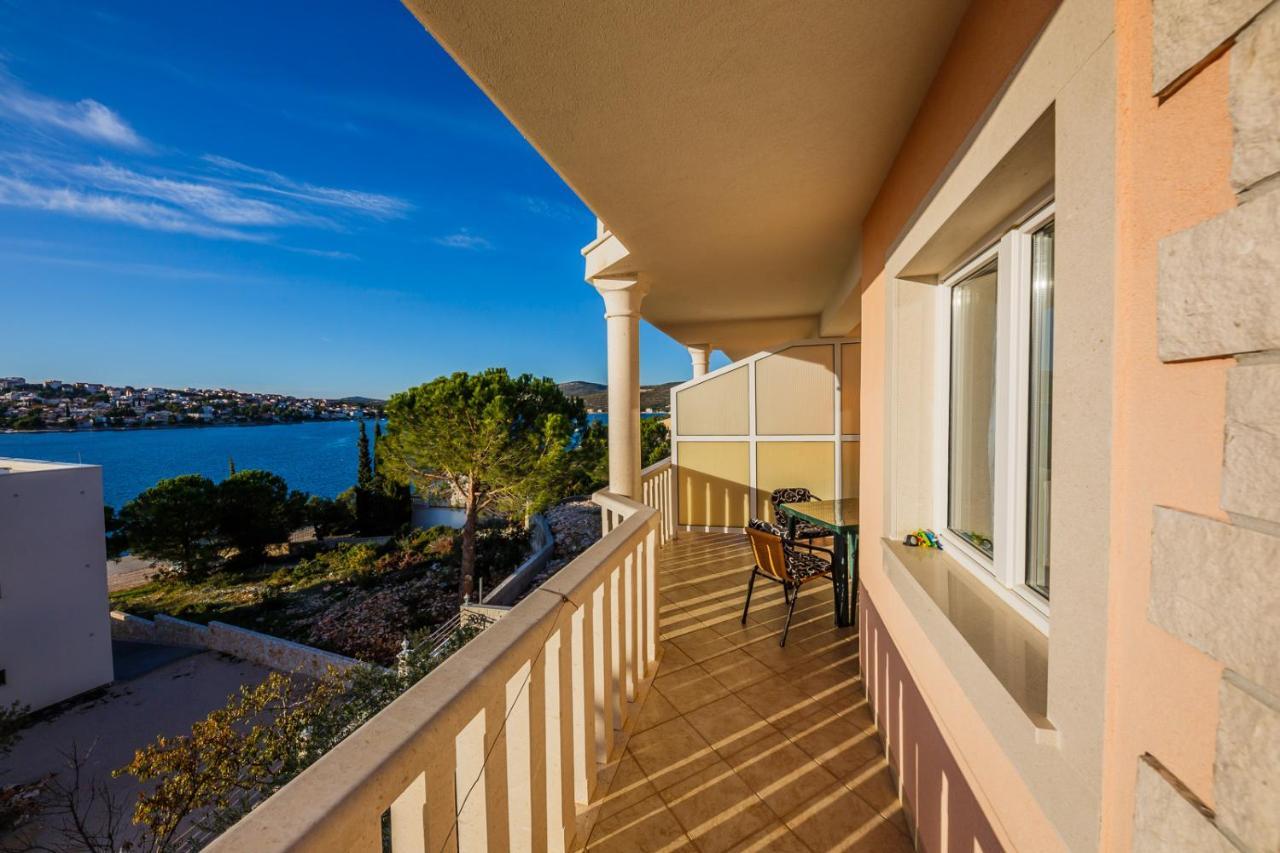 Apartamenty Z Basenem Ilja Rogoznica (Sibenik-Knin) Buitenkant foto
